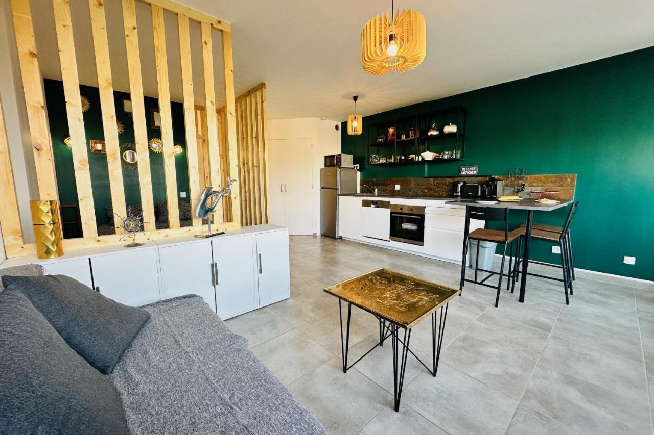 Appartement L'emeraude Au Soleil Avec Coin Nuit Dans Sur La Le Grau-du-Roi